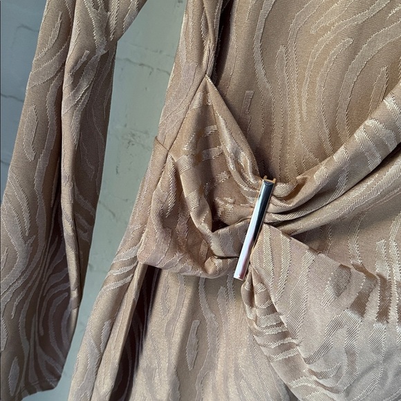 Daska dress Dusty Tan maxi faux wrap long sleeve rose gold bar accent large NEW - Picture 4 of 9